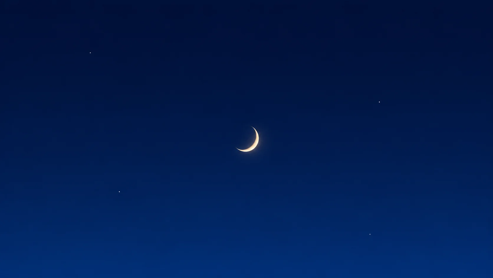 Minimal Crescent Moon Wallpaper