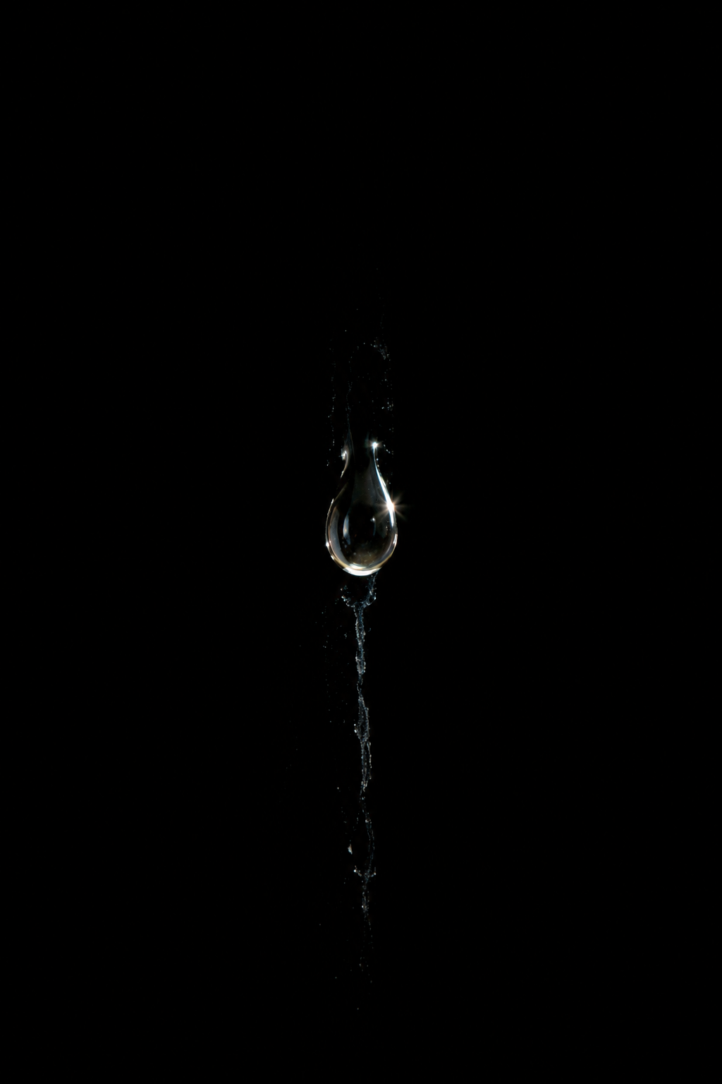 Single Drop AMOLED Rain Wallpaper wallpaper full preview